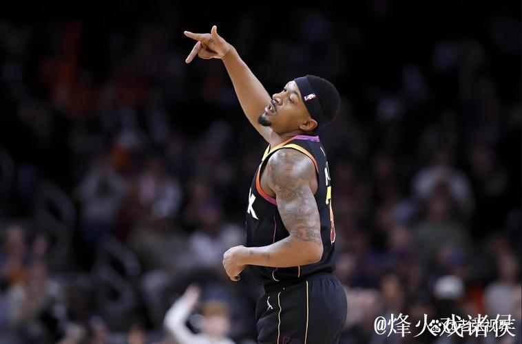 太阳官方更新ins:格雷森-阿伦在球馆中进行空中表演 太阳官方更新ins:格雷森-阿伦在球馆中进行空中表演